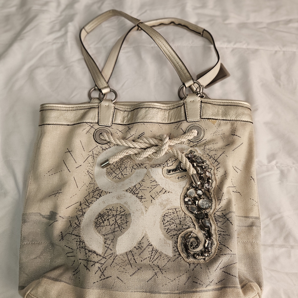 Elegant Cream Tote Bag with Seahorse Design